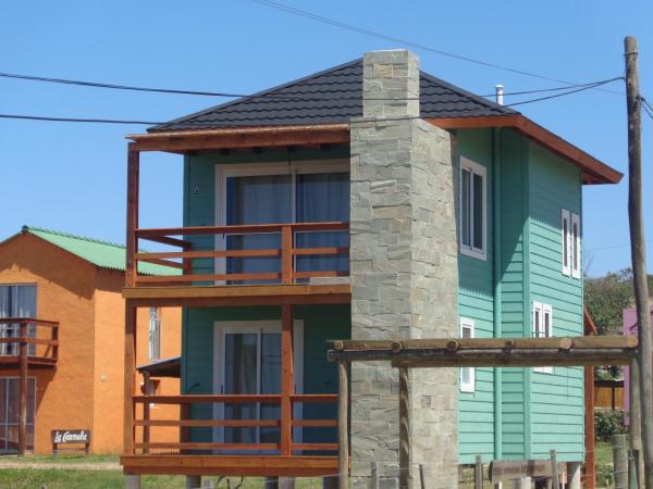Emunah, Boek Vakantiehuis Punta del Diablo Rocha