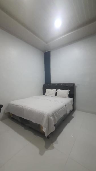 SPOT ON 92481 Modena Homestay Syariah Near SD Negeri, Boek  Goedkope hotels in North Sumatra Province