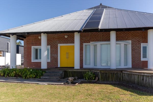 The Al Marjan, Boek Villa Skoenmakerskop Eastern Cape