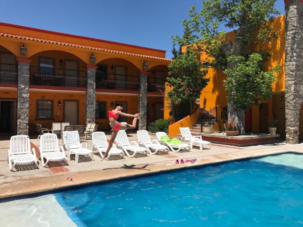 HOTEL QUINTA SANTA CECILIA, Boek  Coahuila Hotels met een Zwembad, Zwembad