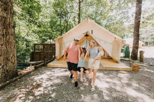 Timberline Glamping at Amicalola Falls, Boek Camping Lumpkin 