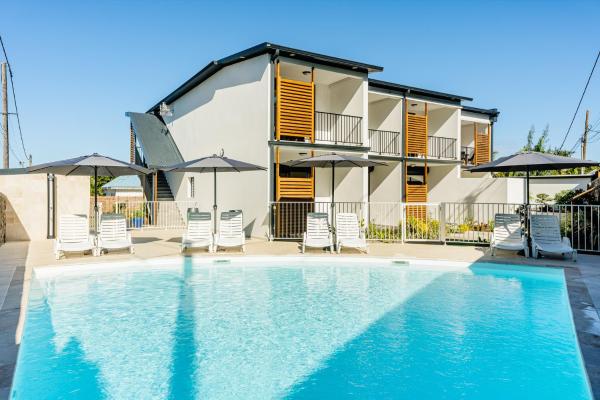 Residence Touristique LES MASCARINS, Boek Hotel Saint-Pierre Hotels met een Zwembad, Zwembad
