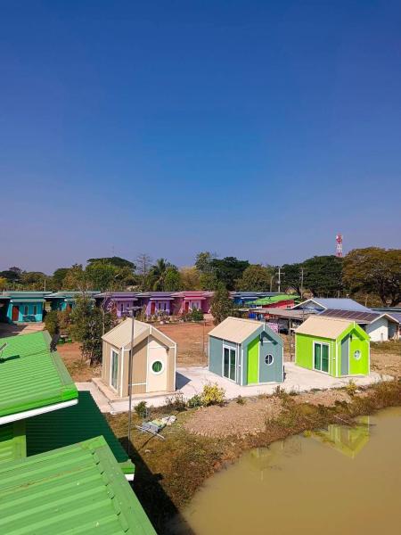 JUNPEN RESORT, Boek  Ban Hai Yong 