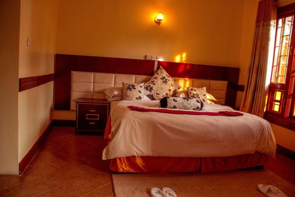 The Charity Hotel International, Boek  Arusha Hotels met Parkeerplaats, Parkeren