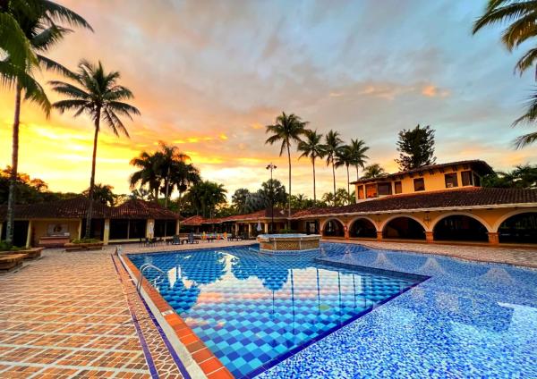 Tequendama Hotel Campestre Villavicencio, Boek  Meta Hotels met een Zwembad, Zwembad