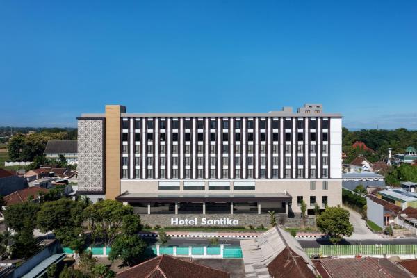 Hotel Santika Blitar, Boek  Blitar Hotels met een Zwembad, Zwembad