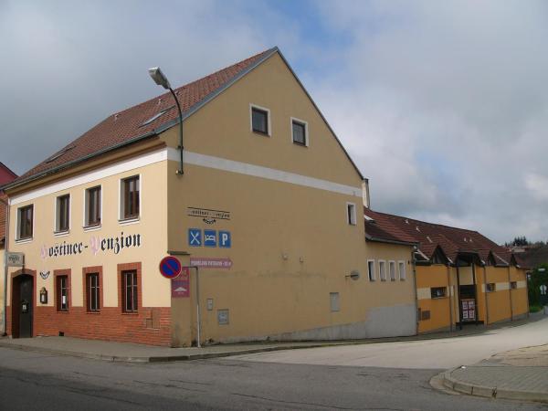 PENZION U TOČÍKA, Boek  Hotels in Zuid-Bohemen met parkeren, Parkeren