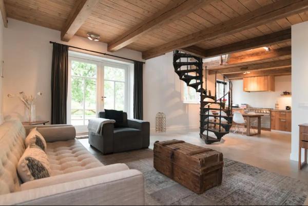 Beautiful House in The Middle of Nature, Boek  Abcoude Flevoland