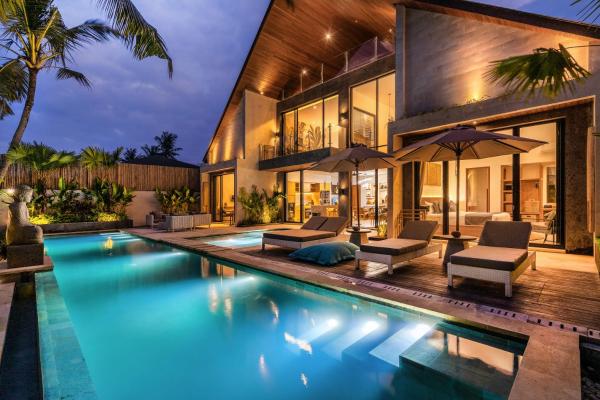 Villa Moana by BaliSuperHost, Boek Villa Bali Hotels met een Zwembad, Zwembad