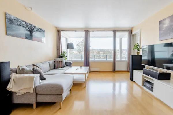 Calm and tidy room in apartment, 14min train ride to city center, Boek  Høybråten Oslo County