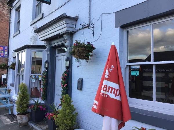 Dolphin Inn, Boek  Llanymynech Shropshire