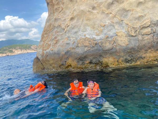 Gem Island, Boek  Cú Lao Khanh Hoa