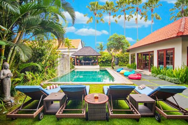 Minara 4 BR Private Pool Villa, Boek  Bali Hotels met een Zwembad, Zwembad