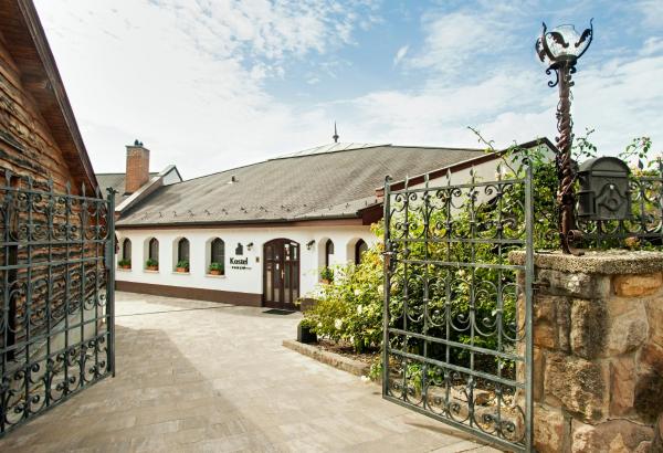 Pilisi Borház-Étterem & Panzió, Boek Pension  