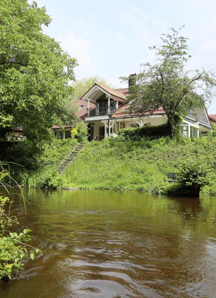 Unique Luxury Villa 22 min to Munich 290m2 Pool Sauna, Boek  Gauting Hotels met een Zwembad, Zwembad