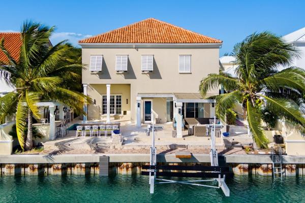 Abundance and Prosperity Villa, Boek  Long Bay Hills Providenciales