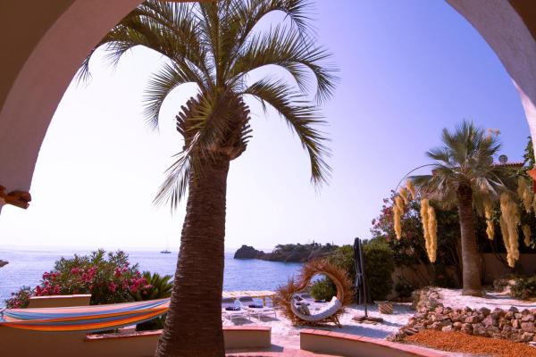 Villa de prestige en bord de mer dans la baie de Cannes, Boek  Théoule-sur-Mer Alpes-Maritimes