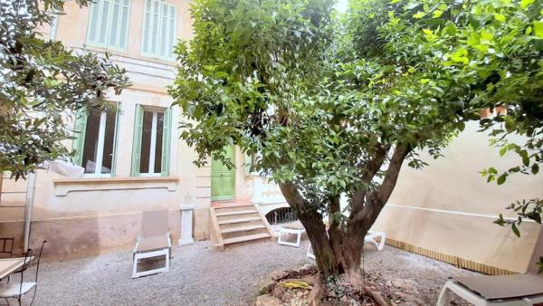 Villa de charme, Boek  Hotels in Rhone-Alpen met parkeren, Parkeren
