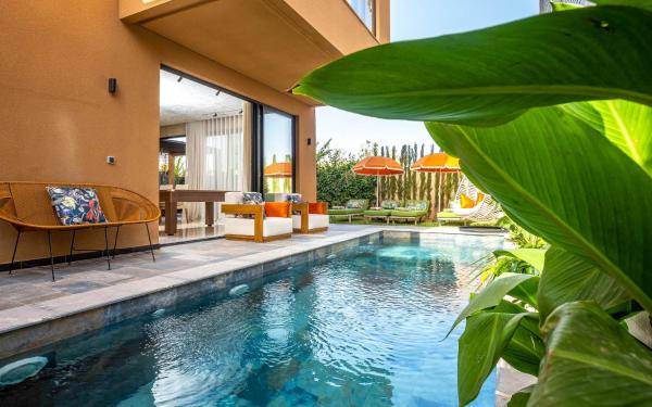 Villa ZINA I Luxe I Piscine chauffée I Wifi I Proche centre Ville, Boek  Hotels in Marrakech-Tensift-Haouz met zwembad, Zwembad