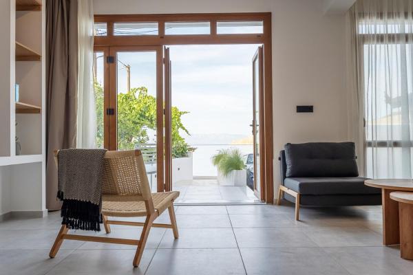 Icon seaside apartments, Boek  Chios Chios