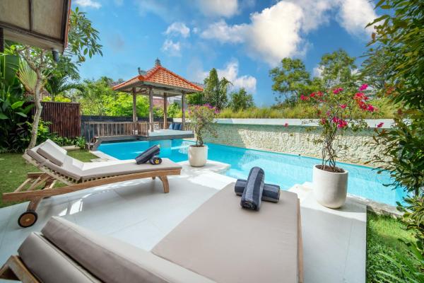 Tropical Villa Senang, Boek  Bali Hotels met een Zwembad, Zwembad