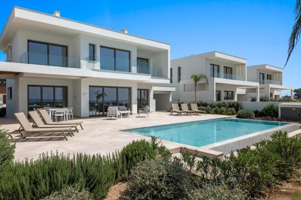 Serenity Waves Villa 6, Boek  Sophtadhes Larnaca