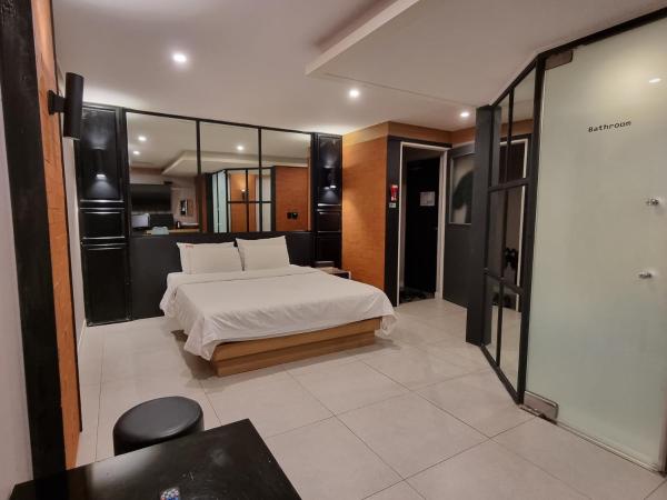 Jamsil Funny Hotel, Boek  Songpa-Gu Seoel