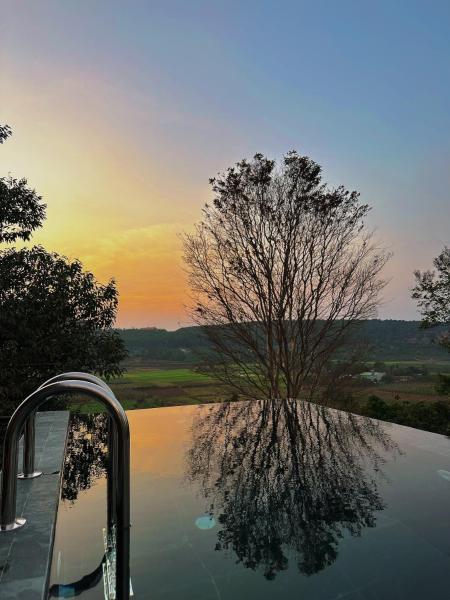 Mành Farmhouse, Boek  Gia Lai Hotels met een Zwembad, Zwembad