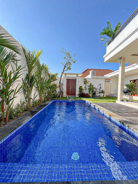 Canggu\s Hottest Spot - Brand New Villa with Rooftop Views 2BRs and PS5, Boek  Bali Hotels met een Zwembad, Zwembad