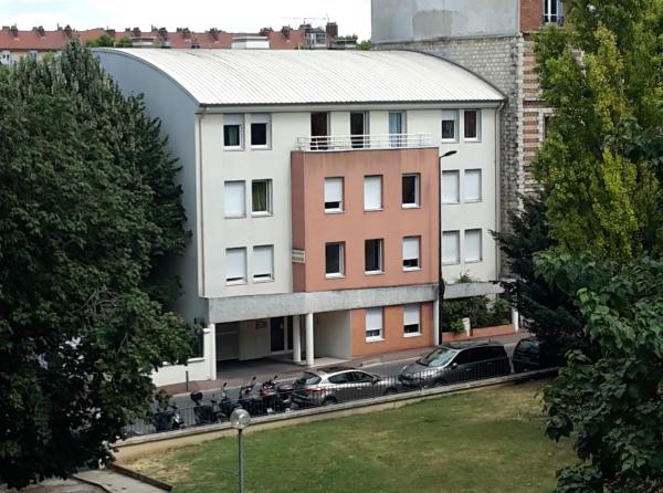 Residence Erasmus, Boek  Malakoff Asnières-sur-Seine