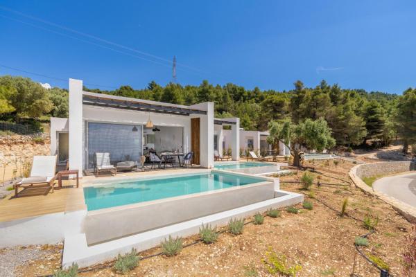 Mellamare Luxury Suites, Boek  Póndi Ionian Islands