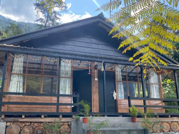 Tongdenlee homestay, Boek  Mangan 