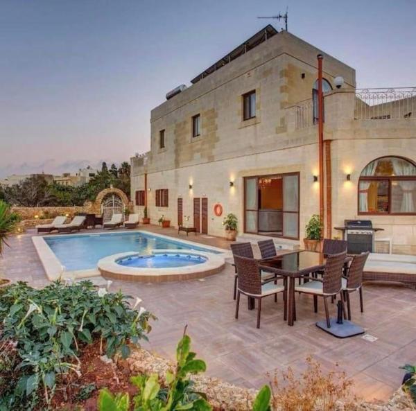 Country Views Villa, Boek Villa Victoria Gozo