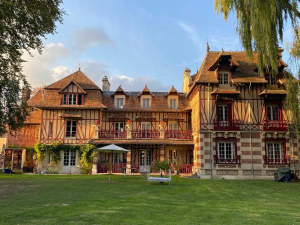 Manoir des Étangs, Boek  Croissanville 