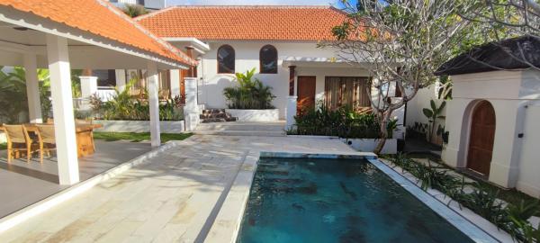 Villa Mamina, Boek  Bali Hotels met een Zwembad, Zwembad