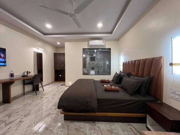 Sabas Tent & Cottages, Boek Hotel Mahābaleshwar New Delhi