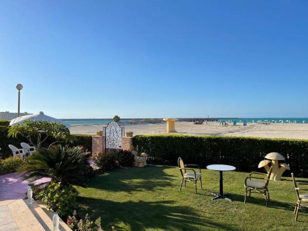Beachfront Villa North Coast, Boek  Marina 