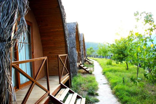 Pinokyo Bungalove, Boek  Karacaören Egeïsche Zee (Turkije)