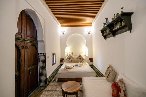 Dar Authentic Fes - familly hosting, Boek  Fez Fes-Meknes