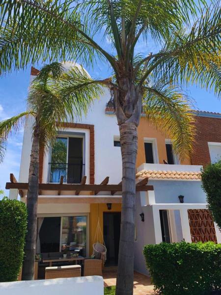 Villa a Sidi Rahal , Acces direct a la plage, Boek  Doukkala-Abda Hotels met een Zwembad, Zwembad
