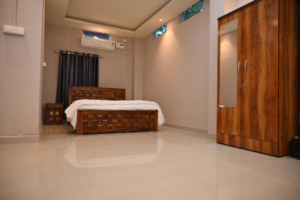 Palaash Bon, Boek  Guwahati Assam