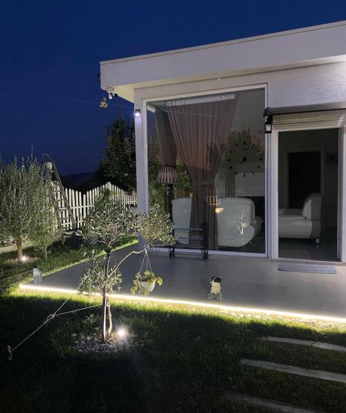 DSVilla, Boek  Elbasan County Hotels met een Zwembad, Zwembad