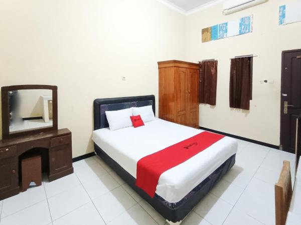 RedDoorz at Ratu Homestay Syariah Near Lippo Mall Banyuwangi, Boek  Banyuwangi East Java