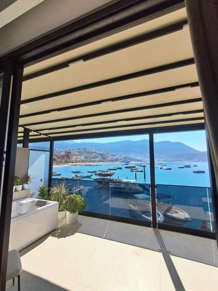 Artis Blue Relax, Boek  Himare Vlorë County