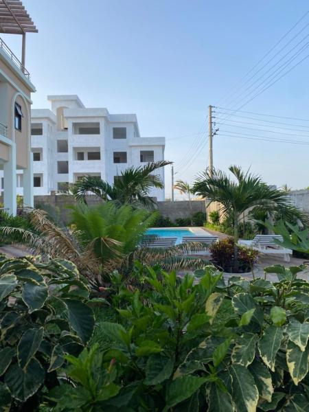 By the sea Apartments, Boek Appartement Coast Region Hotels met een Zwembad, Zwembad