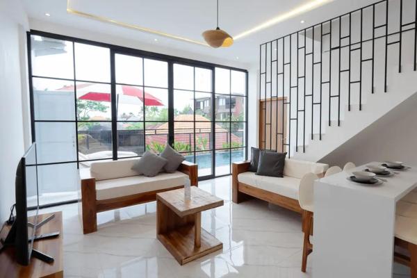 Cozy Seminyak Loft 3 Bedroom Private Villa, Boek  Bali Hotels met Parkeerplaats, Parkeren