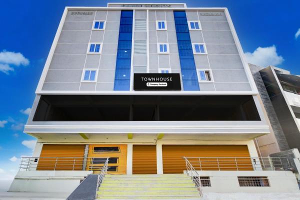 Super Townhouse LB Nagar Metro Station, Boek  Haiderabad 