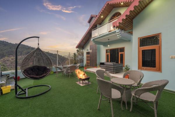 The Corner House I Pet friendly & Serviced Villa I Open Air Lawn & Plunge Pool I Bonfire I Dance I Music I Full Party I Kasauli By Exotic Stays, Boek  Kasauli 
