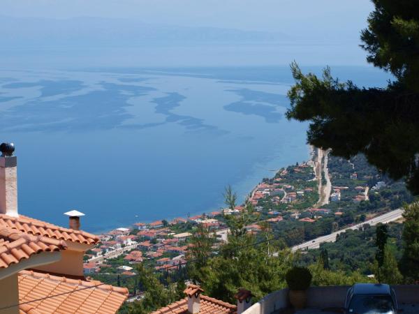 Villa Magnolia, Boek  Plátanos Peloponnesus