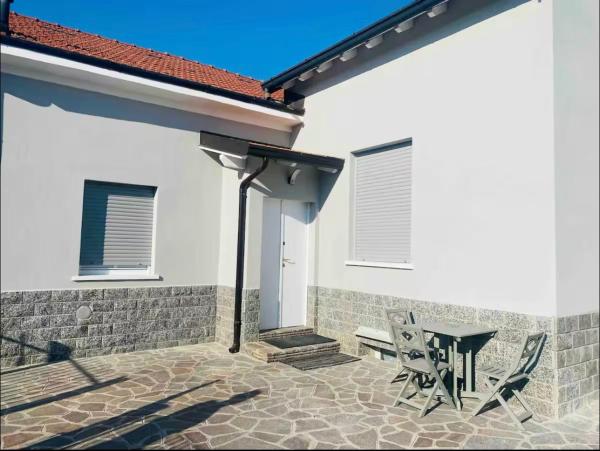 Casa Franco, Boek  Brugherio Lombardije